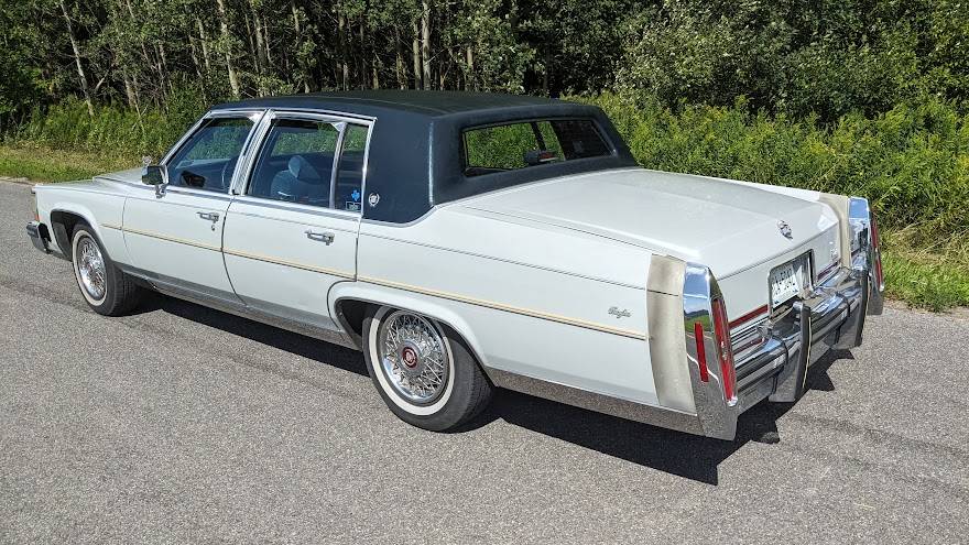 Cadillac-Brougham-1988-5