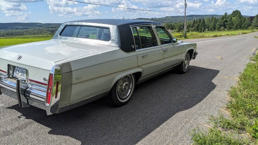 Cadillac-Brougham-1988-8