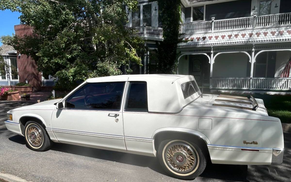 Cadillac-Coupe-de-ville-1990-16