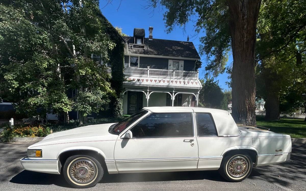 Cadillac-Coupe-de-ville-1990-5