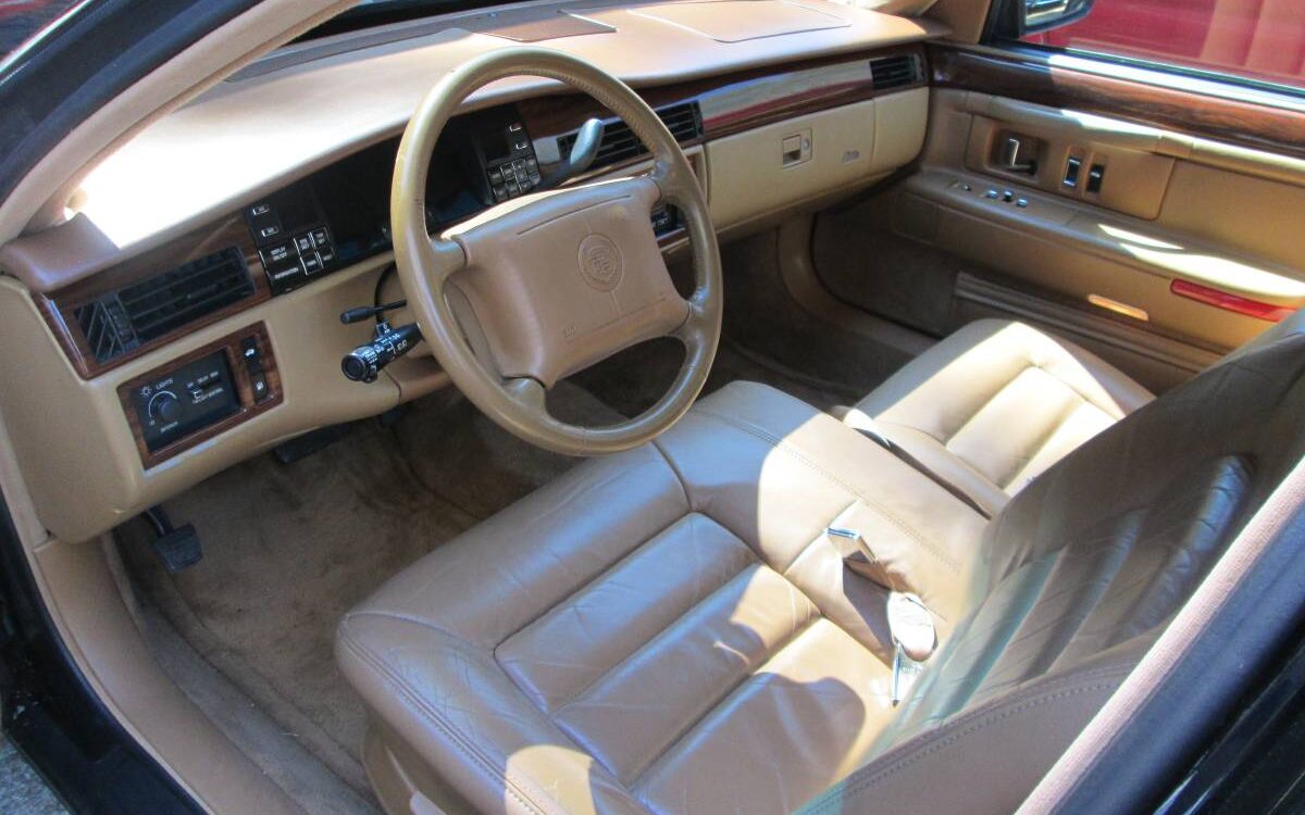 Cadillac-Deville-1994-2