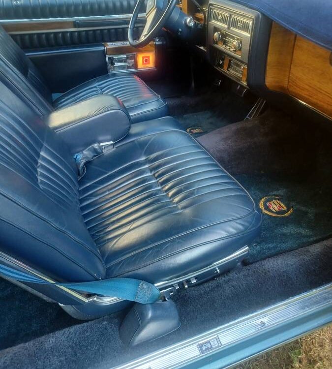 Cadillac-Deville-diesel-1981-10