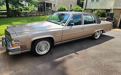 Cadillac Fleetwood Berline 1986 à vendre