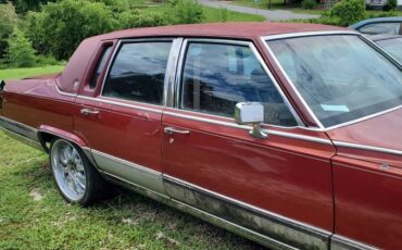 Cadillac-Fleetwood-brougham-1992-1