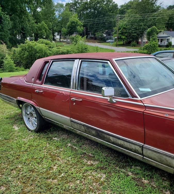 Cadillac-Fleetwood-brougham-1992-1