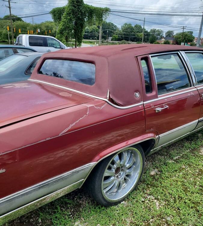 Cadillac-Fleetwood-brougham-1992-2