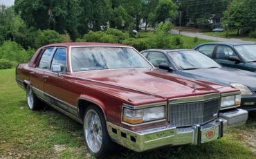 Cadillac-Fleetwood-brougham-1992