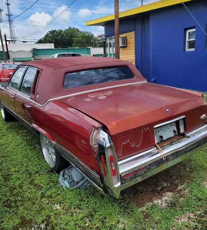 Cadillac-Fleetwood-brougham-1992-4