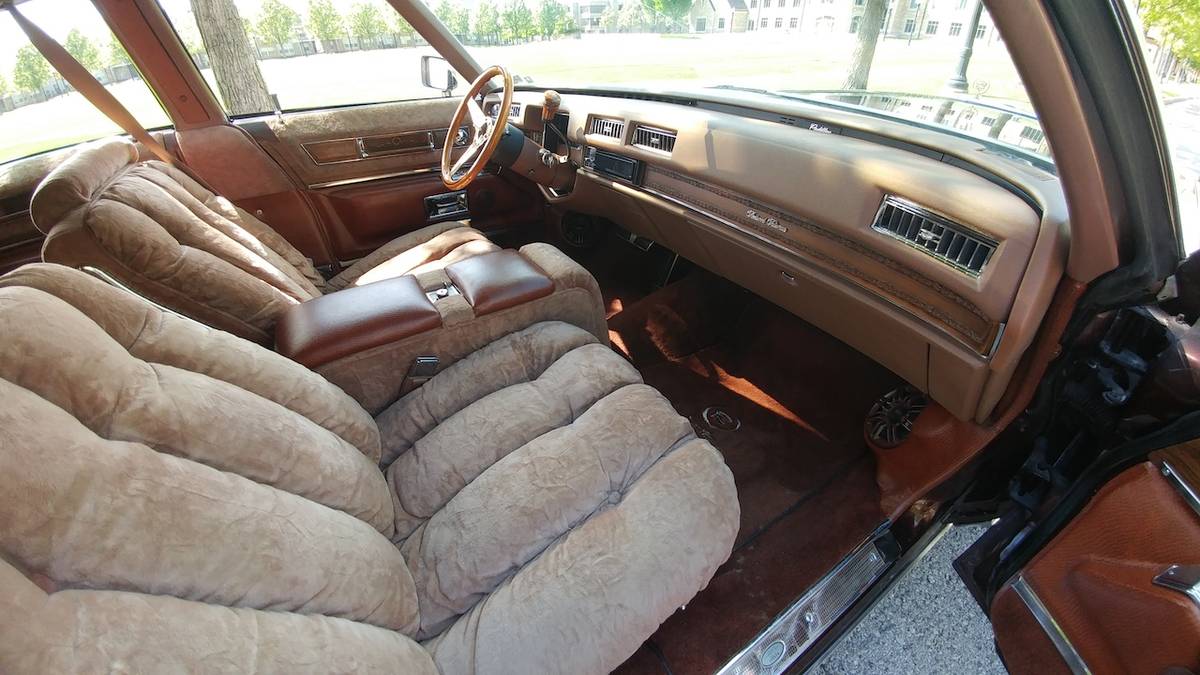 Cadillac-Fleetwood-talisman-1975-19