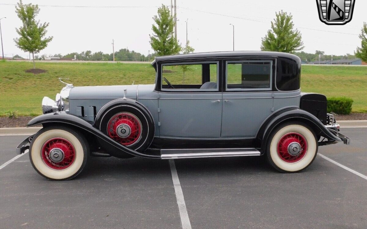 Cadillac-Series-355A-Berline-1931-2