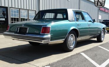 Cadillac-Seville-1977-7