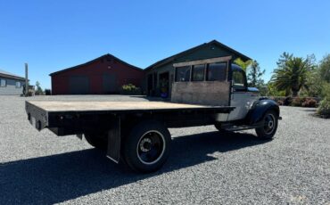 Chevrolet-1.5-ton-dually-stake-bed-truck-3.-1939-4