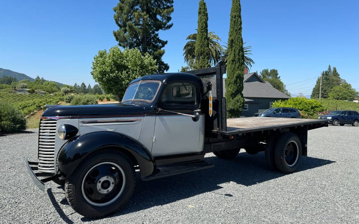 Chevrolet-1.5-ton-dually-stake-bed-truck-3.-1939-8