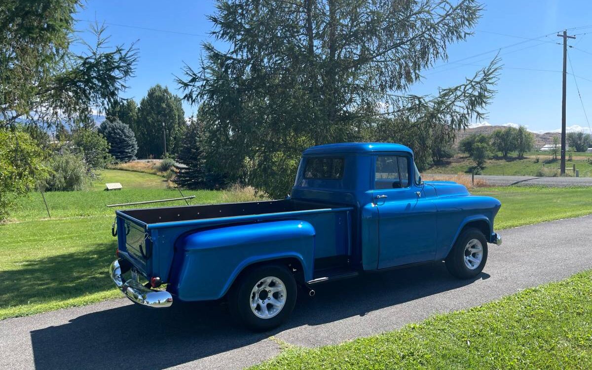 Chevrolet-3200-12-ton-1957-2