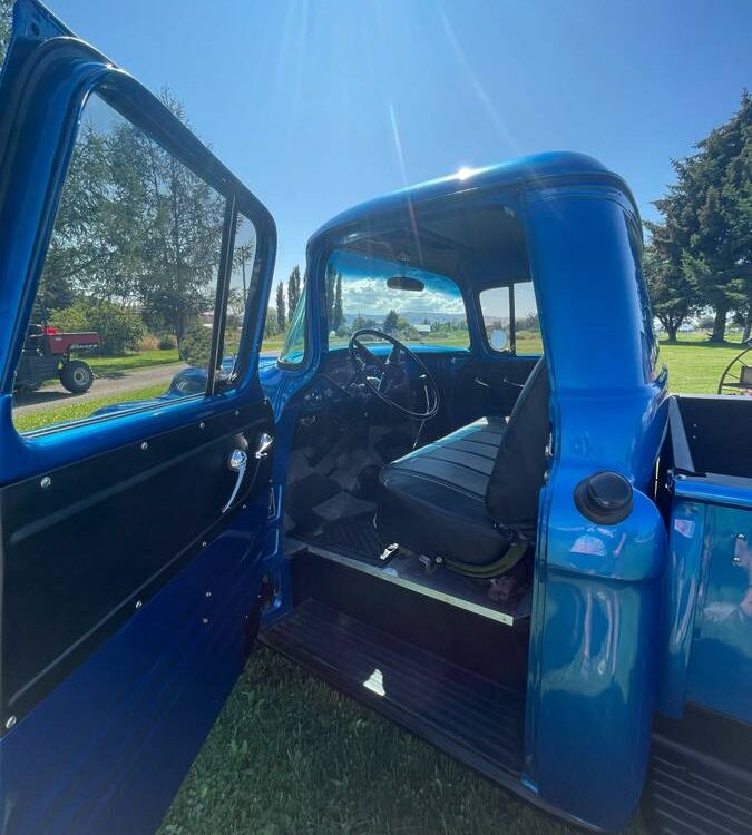 Chevrolet-3200-12-ton-1957-4