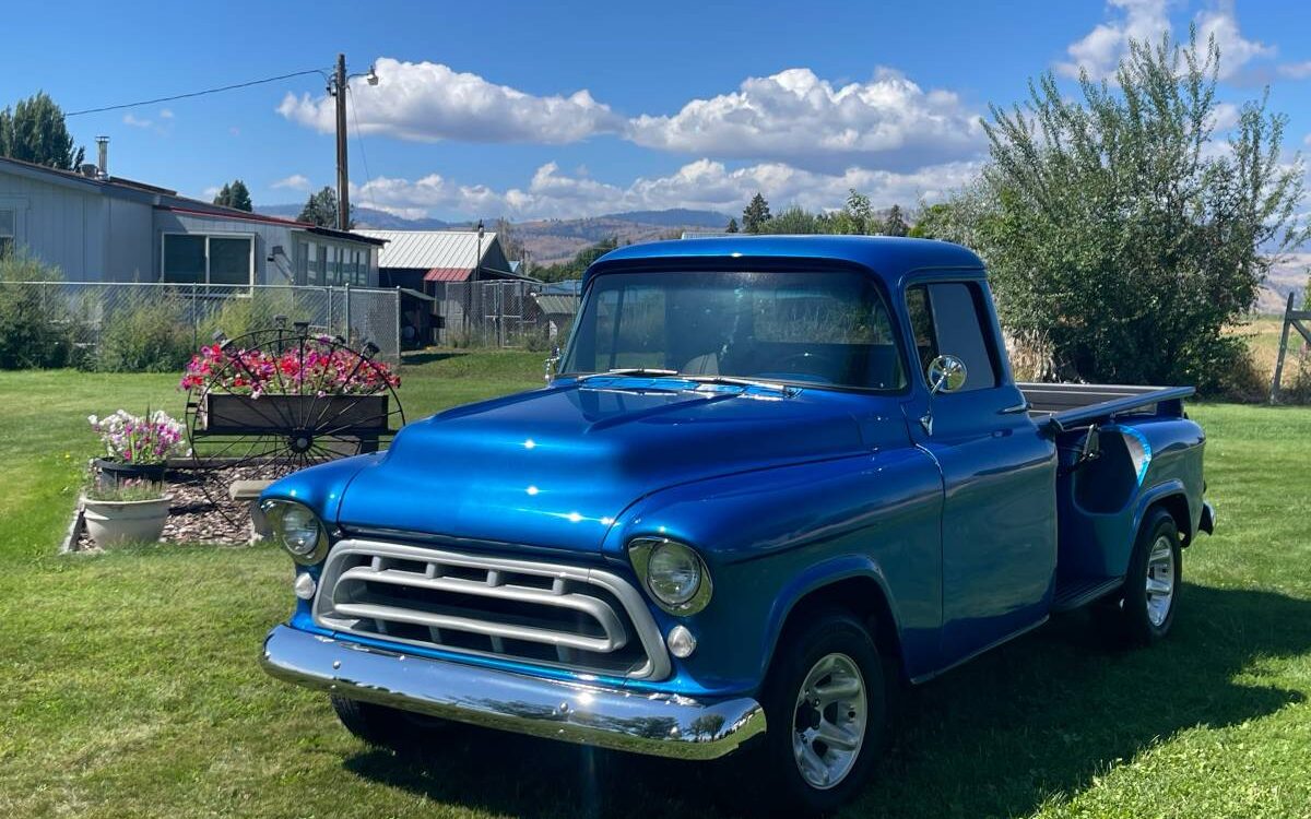 Chevrolet-3200-12-ton-1957-8