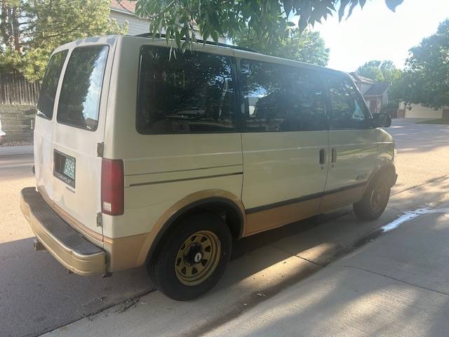 Chevrolet-Astro-van-12-ton-nominal-1989-4