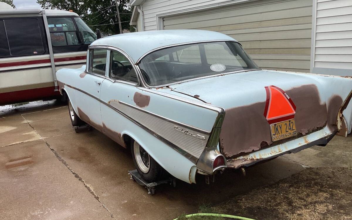 Chevrolet-Belair-1957-11