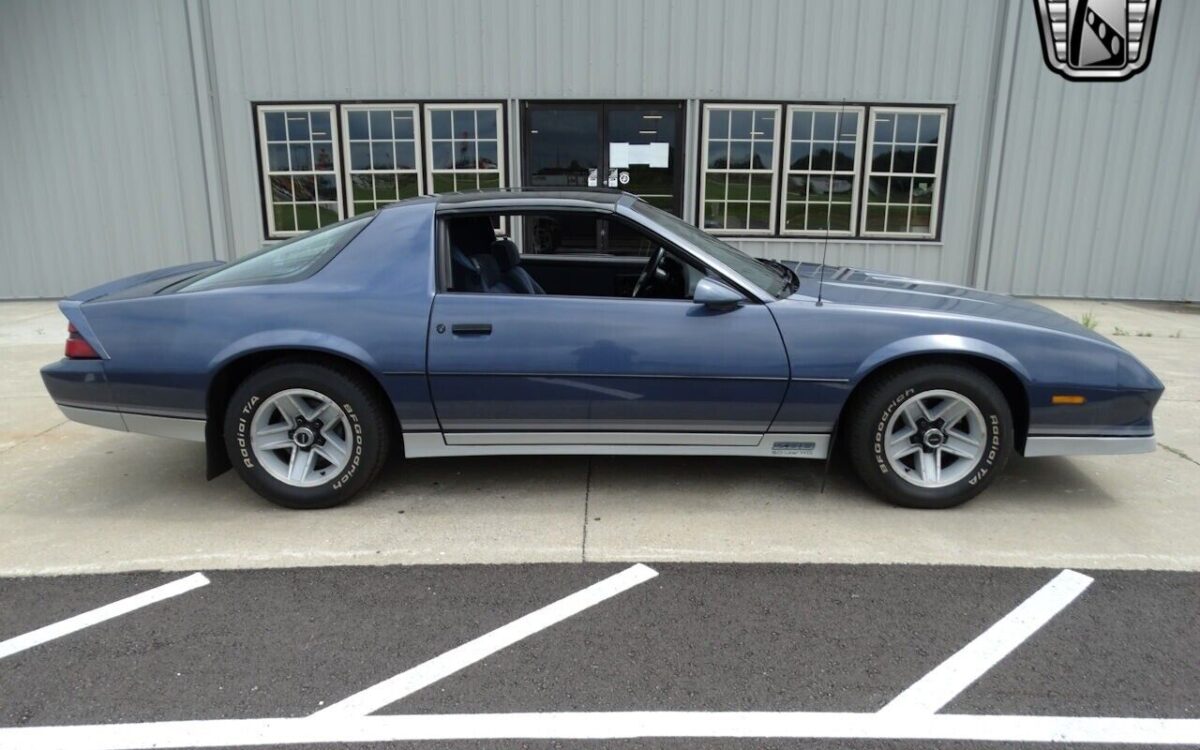 Chevrolet-Camaro-1984-8