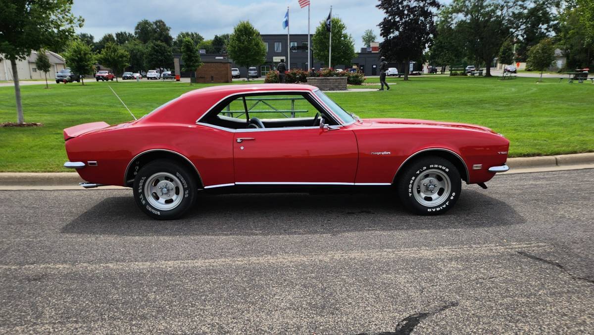 Chevrolet-Camaro-rs-1968-2