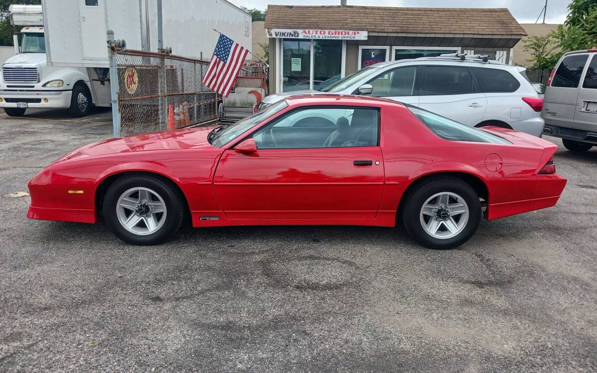 Chevrolet-Camaro-rs-1989-9