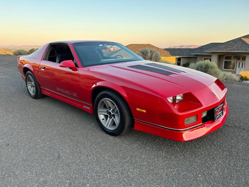 Chevrolet-Camaro-z28-1986-10