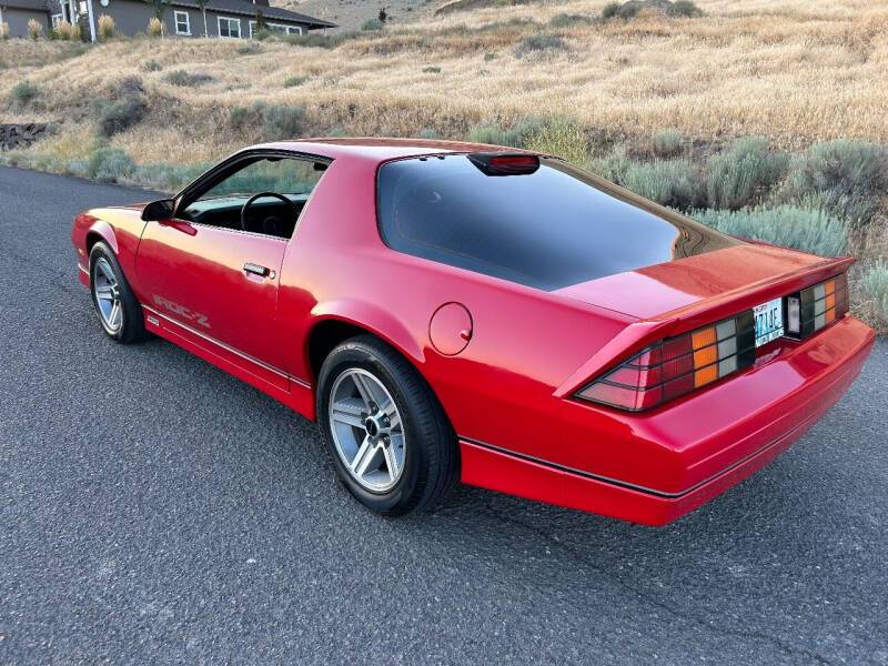 Chevrolet-Camaro-z28-1986-16