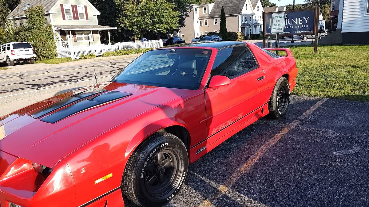 Chevrolet-Camaro-z28-1991