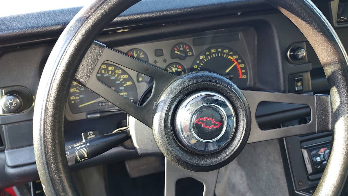 Chevrolet-Camaro-z28-1991-4