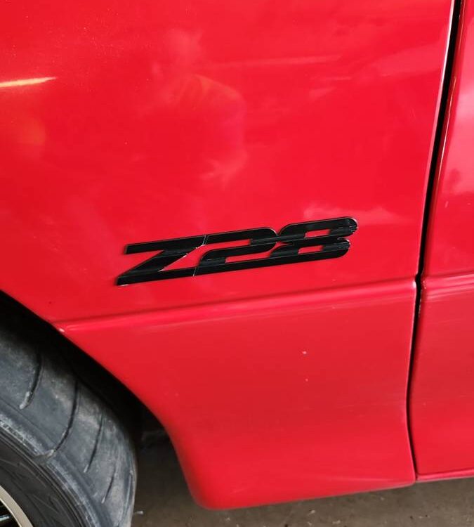 Chevrolet-Camaro-z28-1993