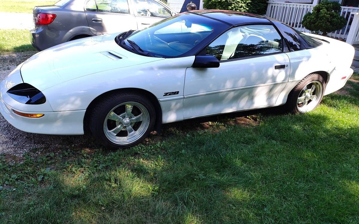 Chevrolet-Camaro-z28-1994