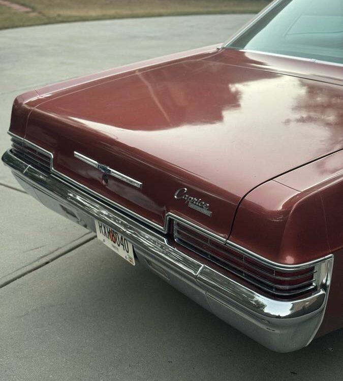 Chevrolet-Caprice-classic-1966-3