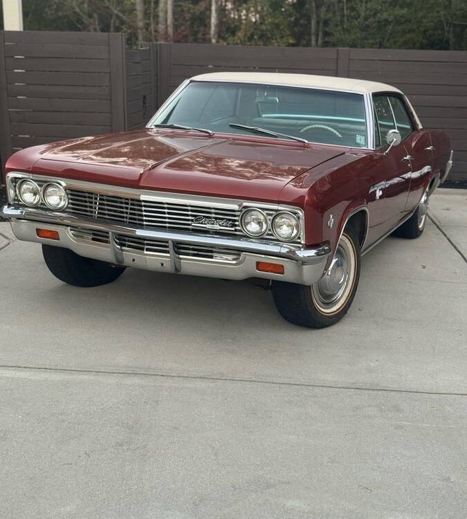 Chevrolet-Caprice-classic-1966