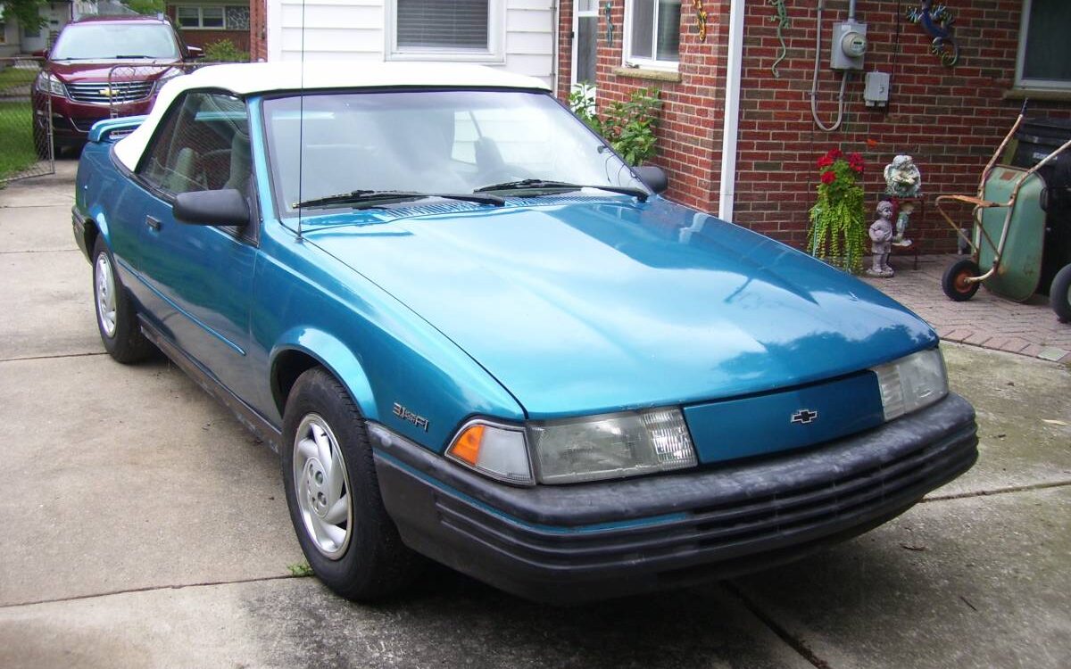 Chevrolet-Cavalier-convertible-1994-1