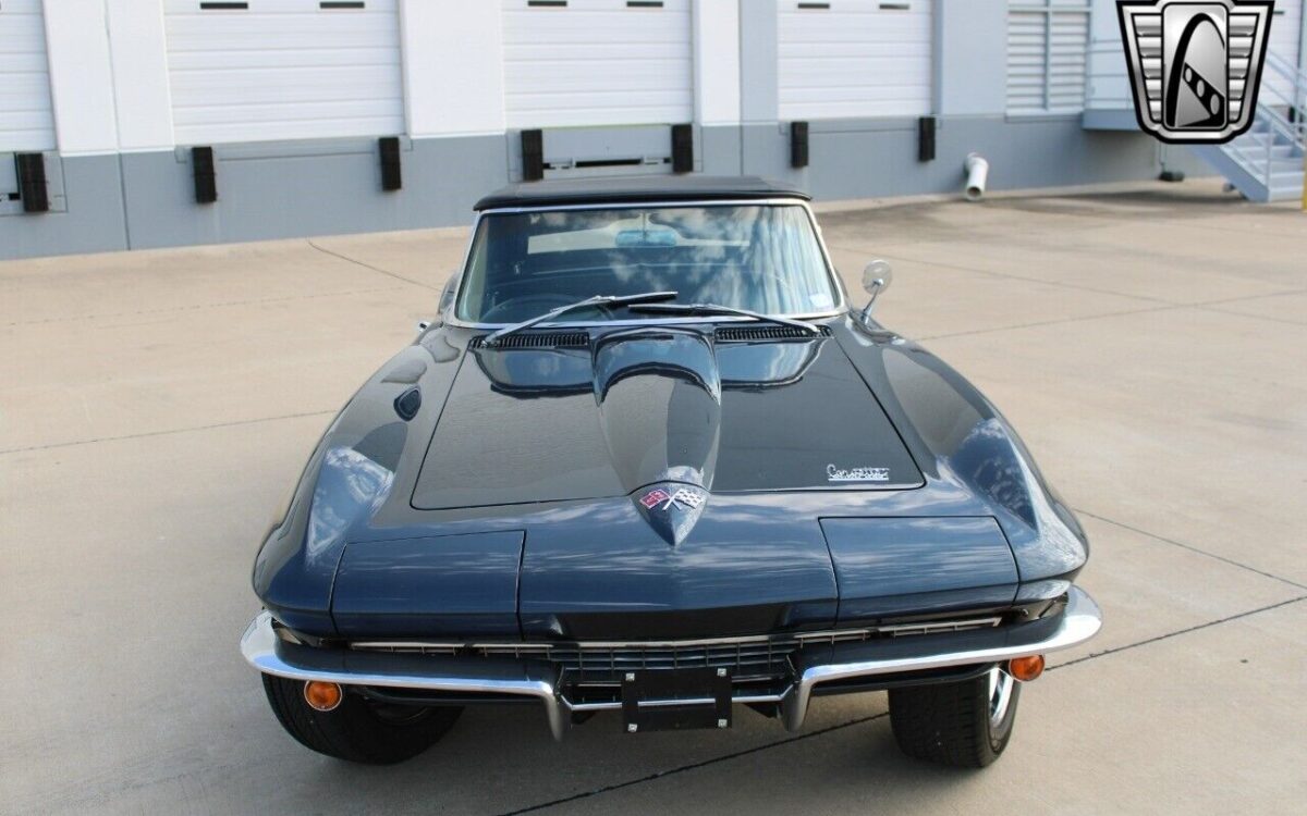 Chevrolet-Corvette-1966-10