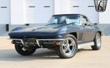 Chevrolet-Corvette-1966-2