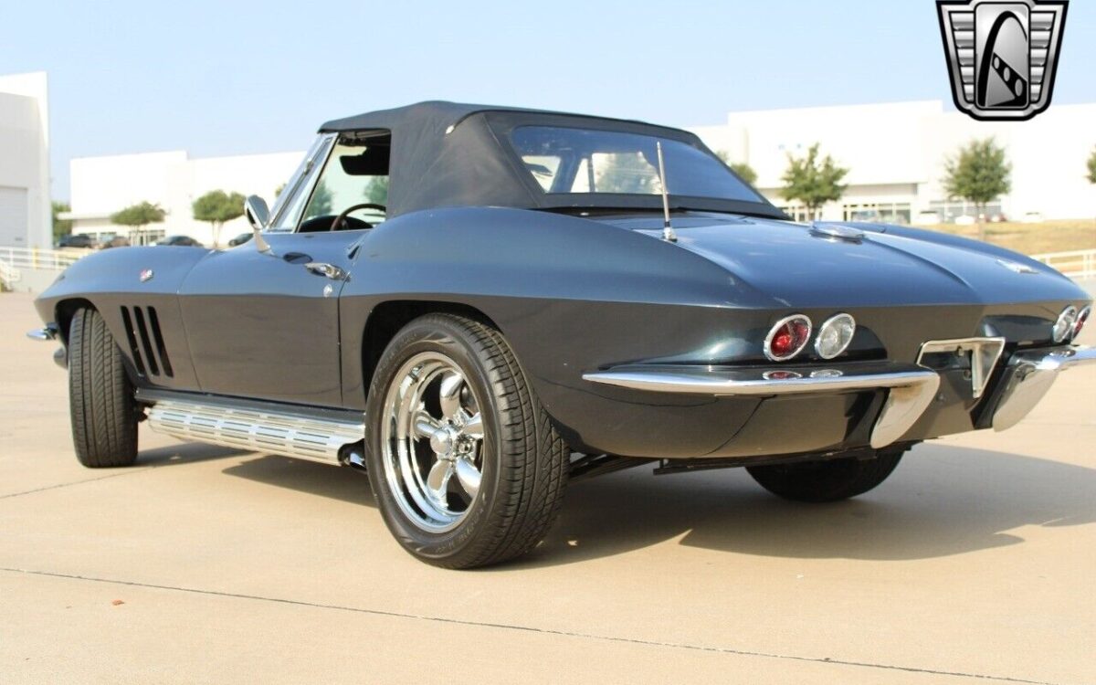 Chevrolet-Corvette-1966-7