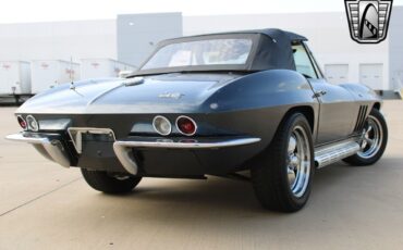 Chevrolet-Corvette-1966-9