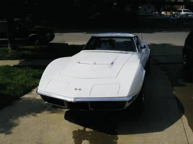 Chevrolet-Corvette-1972-8