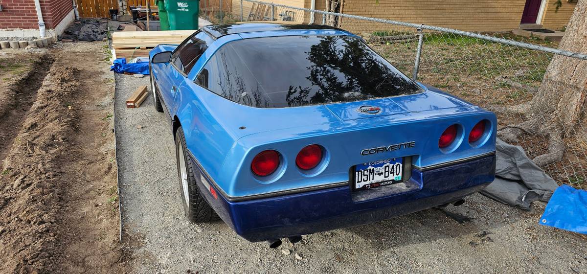 Chevrolet-Corvette-1985-1