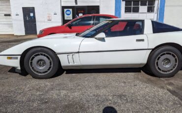 Chevrolet-Corvette-1985-1