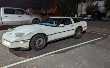 Chevrolet-Corvette-1985-19