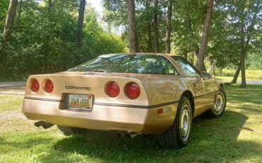 Chevrolet-Corvette-1985-2