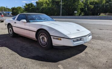 Chevrolet-Corvette-1985-3