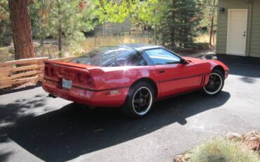 Chevrolet-Corvette-1985