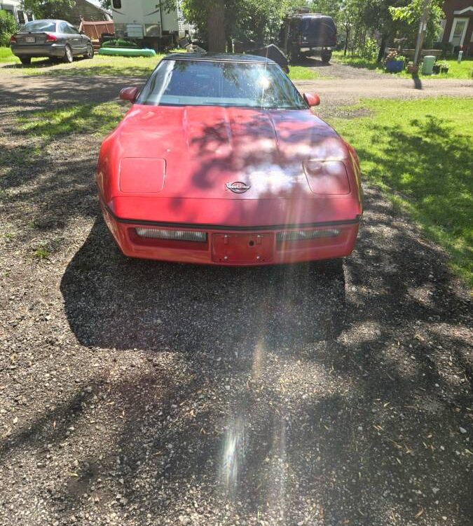 Chevrolet-Corvette-1985-5