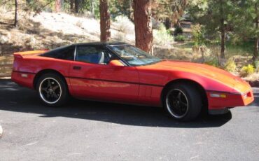 Chevrolet-Corvette-1985-7