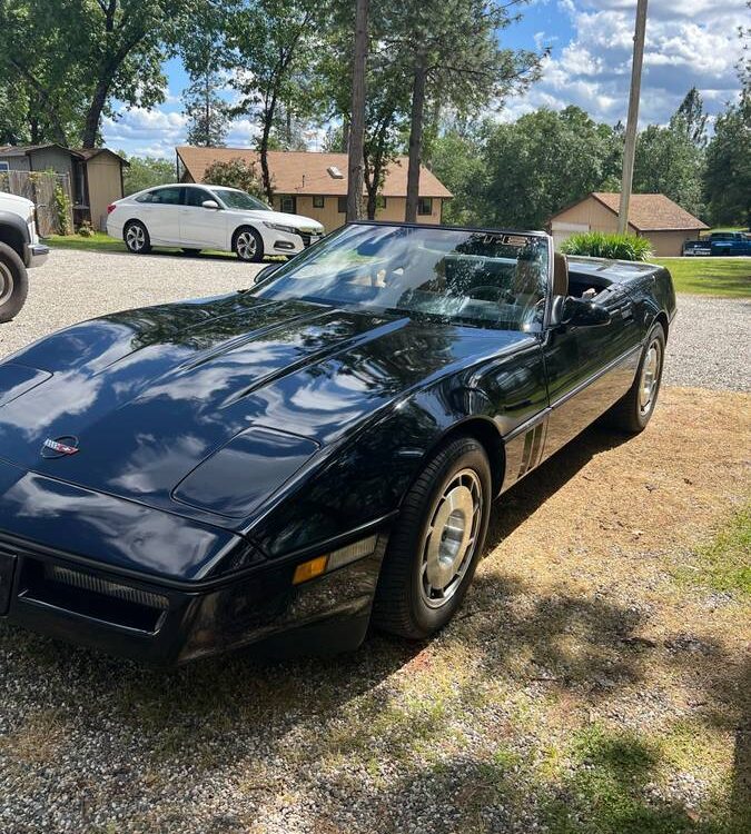 Chevrolet-Corvette-1986-2