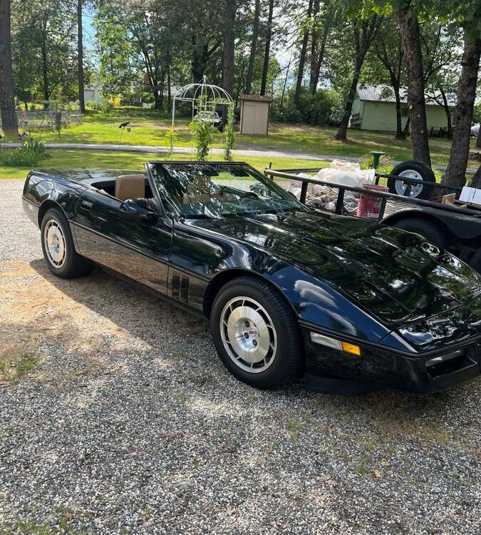 Chevrolet-Corvette-1986