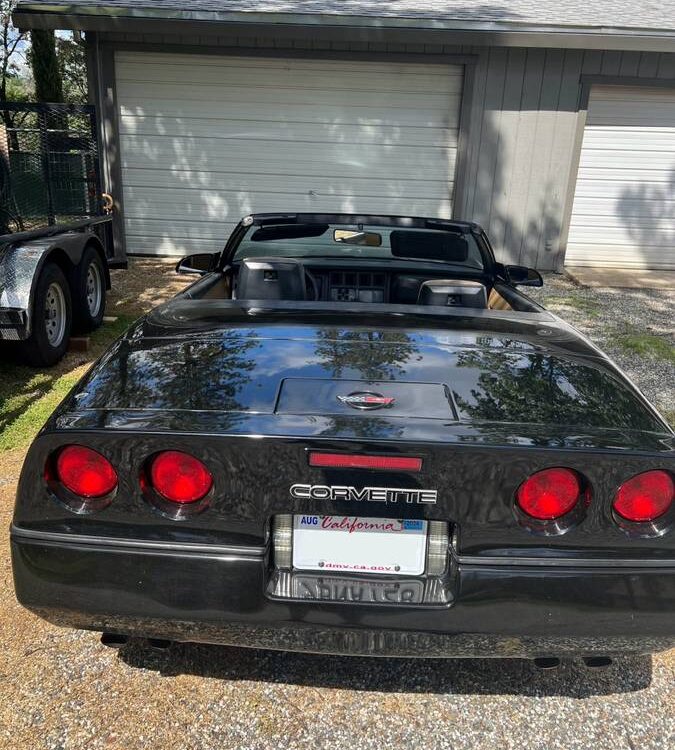 Chevrolet-Corvette-1986-5